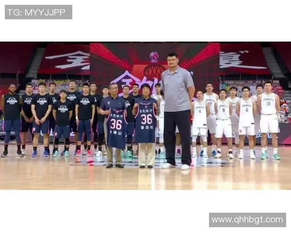 姚明与叶苏的传奇故事：从篮球场到人生舞台的精彩交汇