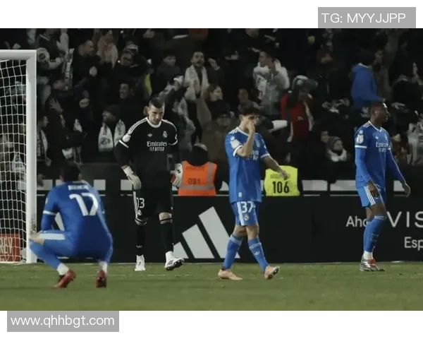 欧联杯惊心动魄皇马逆转切尔西补时绝杀引发争议判罚全场沸腾