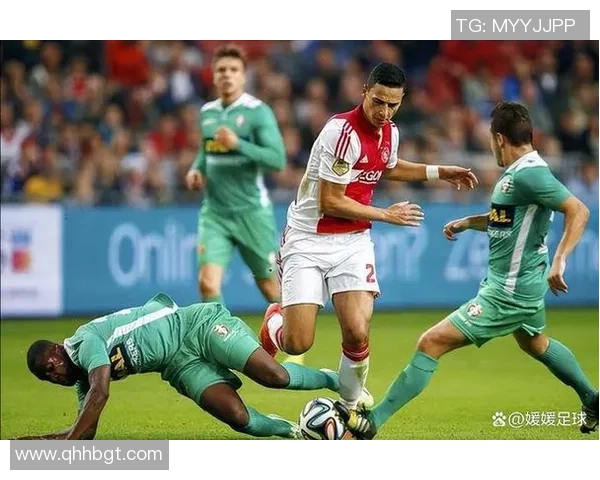 中超精彩对决拜仁与波尔图战成平局逆转瞬间点燃全场激情 中超精彩对决拜仁与波尔图战成平局逆转瞬间点燃全场激情