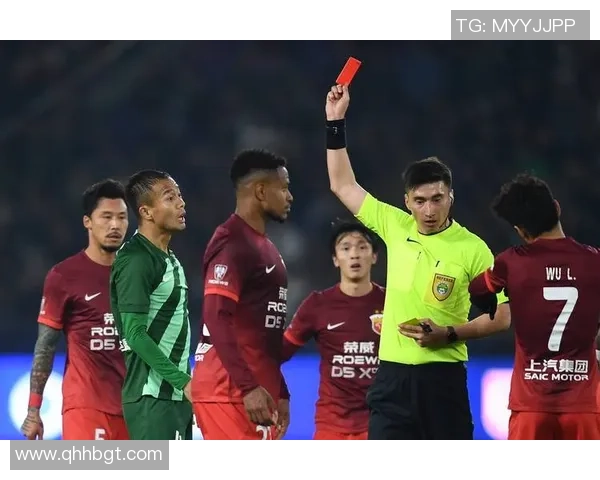 德甲激战曼联大胜拜仁红牌事件引发全场热议与争议分析